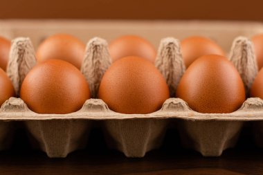 Taze, temiz yumurtalar son derece besleyici bir besindir. Protein açısından zengin ve sağlığınız için yararlı bir kahvaltıdır..