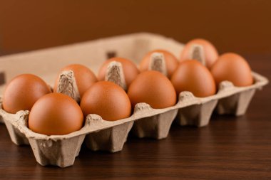 Taze, temiz yumurtalar son derece besleyici bir besindir. Protein açısından zengin ve sağlığınız için yararlı bir kahvaltıdır..