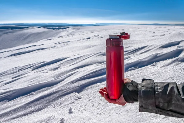 Thermo Bouteille Rouge Pour Les Loisirs Hiver Flacon Thermos Boissons — Photo
