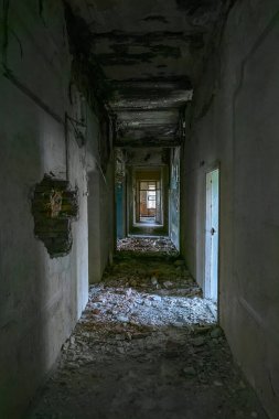 Rus füzesi patlamasından sonra bina içinde.