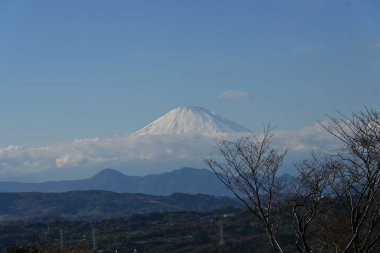 Sonbaharda Fuji Dağı 'nın manzarası. Yeni yıl kartları için arkaplan materyali.