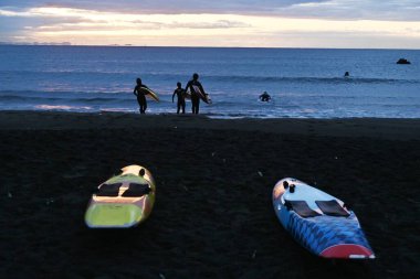 A view of young lifesavers practicing on a winter morning.