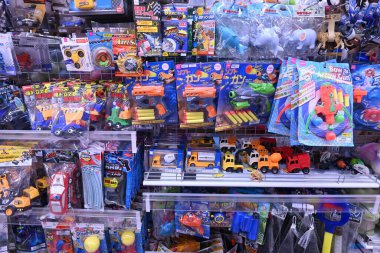 In Japan , there are 100-yen shops where you can buy everything for 100 yen before tax. There are many other products such as household goods, food, stationery, electrical appliances, etc.