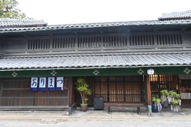 Japon turist gezisi tarihi şehir manzarası. Arimatsu bölgesi, Nagoya Şehri, Aichi Bölgesi. Bu bölgede üretilen 'Arimatsu Shibori' ünlü bir tekstil ve geleneksel bir zanaat..