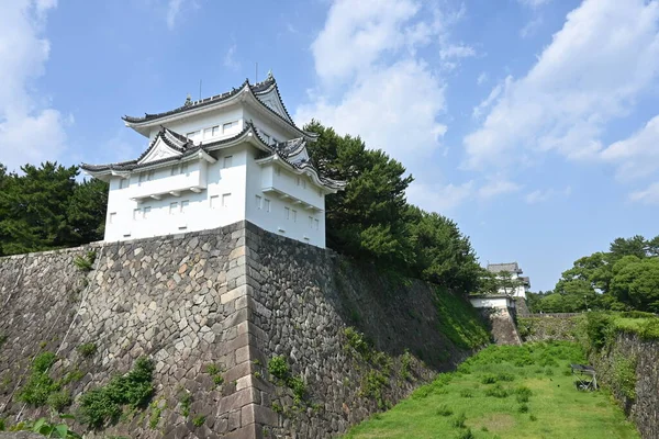 日本観光旅行 名古屋城は愛知県名古屋市にある城です 徳川家康は織田信長が生まれた城の跡地に名古屋城を築城しました — ストック写真