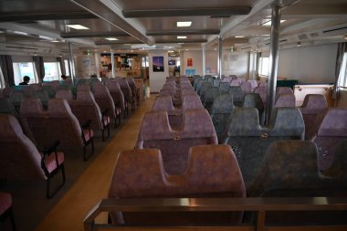 Japonya 'yı gezmek için bilgi rehberi. Isewan Feribotu, Aichi Bölgesi ve Mie Bölgesi 'ni birbirine bağlıyor. Zaman gerekli: 50 dakika. Denize bakarken rahat bir zaman geçirebilirsin..