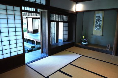 Japon turist bilgileri. Edo Dönemi 'ndeki kılıç ustalığıyla tanınan Yagyu Klanı' nın baş uşağının düşman konutu. Yagyu-machi, Nara Şehri., 