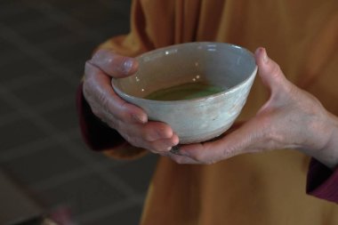 Japon kültürünü tecrübe etmek için bir gezi. Japon çayı (Matcha) töreni. Matcha töreni geleneksel bir Japon çay seremonisidir..