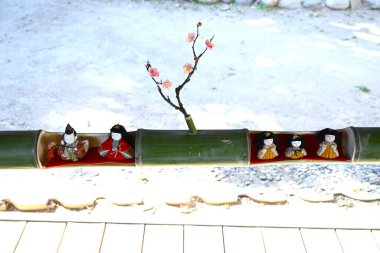 Japon Turizmi - Hinamatsuri (Bebek Festivali). Kızların büyümesi ve mutluluğu için dua eden Hinamatsuri 'de çeşitli Hina bebekleri sergileniyor..