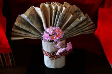 Japon Turizmi - Hinamatsuri (Bebek Festivali). Kızların büyümesi ve mutluluğu için dua eden Hinamatsuri 'de çeşitli Hina bebekleri sergileniyor..