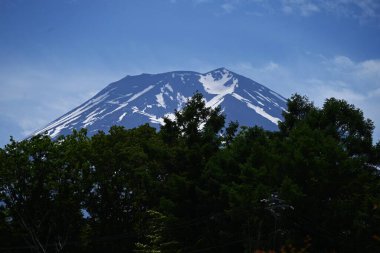Japonya 'da turizm. Haziran 'da Yamanashi ilindeki Kawaguchi Gölü' nden Fuji Dağı görüldü. Temmuz 'daki dağ açılışını dört gözle bekliyorum..