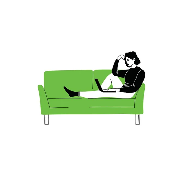 女孩坐在家里的沙发上 椅子上有笔记本电脑的女人自由职业或学习概念 女性角色 使用笔记本电脑在网上聊天 休息或冷却 — 图库矢量图片