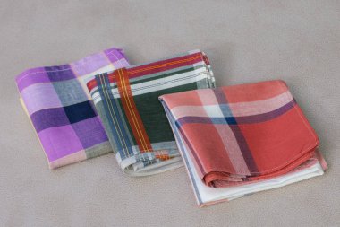 Erkekler için eski püskü mendiller..