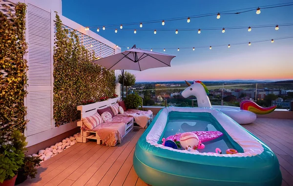 Terrasse Confortable Sur Toit Avec Meubles Bois Pour Palettes Jardin — Photo