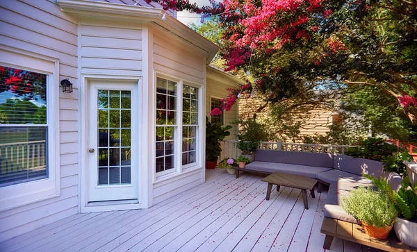 Beautiful Wooden Terrace Blooming Crape Myrtle Lounge Zone Summer Garden — Stock Photo, Image
