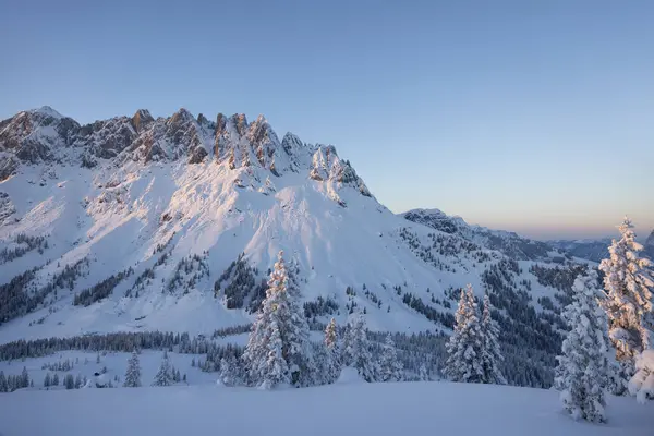 Havas Téli Táj Osztrák Alpokban Magas Ikonikus Hegycsúcsok Kiváló Minőségű — Stock Fotó