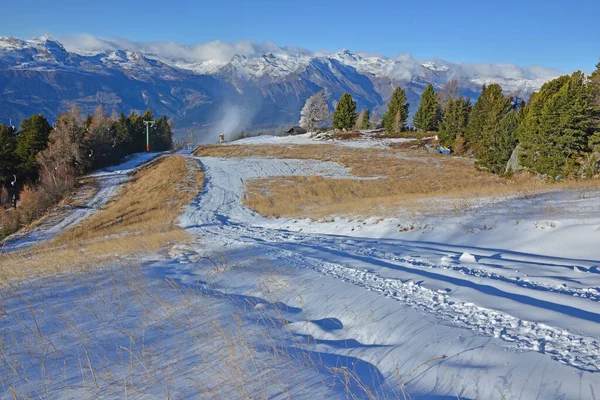Bernese Alpleri Sviçre Deki Kayak Pistinde Ilk Kar Yağışıyla Thyon — Stok fotoğraf