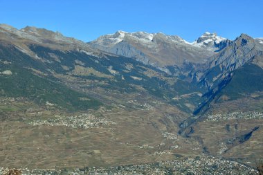 Bernese Alplerinde, Sion 'un yukarısında.