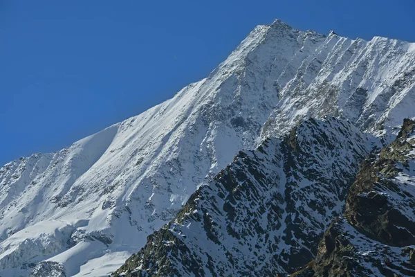 Neve Ghiaccio Sul Taeschhorn Sopra Saas Fee Nelle Alpi Svizzere — Foto Stock