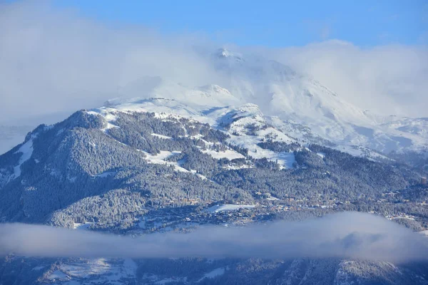 Crans Montana Nın Lüks Kayak Merkezi Güney Sviçre Alplerinde Kışın — Stok fotoğraf