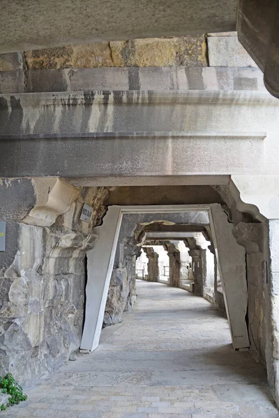 Corredor Interno Antigo Anfiteatro Romano Nimes Sul França Com Degraus — Fotografia de Stock