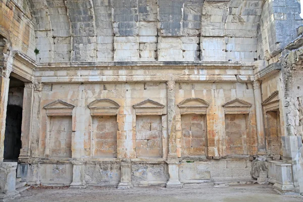 Antiguo Templo Romano Diana Santuario Fontaine Nimes Francia — Foto de Stock