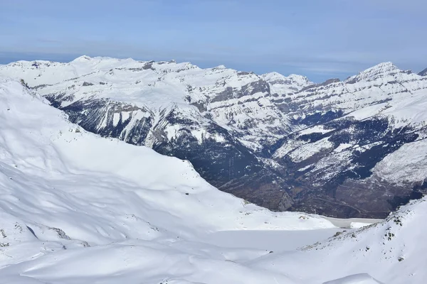 Zmrzlé Jezero Illsee Bernskými Alpami Pozadí Jižním Švýcarsku — Stock fotografie