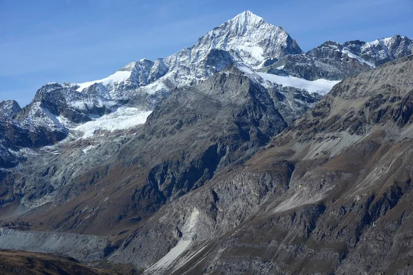Dent Blanche Sobre Zermatt Los Alpes Suizos Del Sur Otoño —  Fotos de Stock