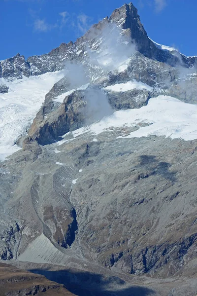 Zinalrothorn Sviçre Nin Güneyindeki Zermatt Yukarısındaki Alplerde Bulut Fısıltılarıyla — Stok fotoğraf