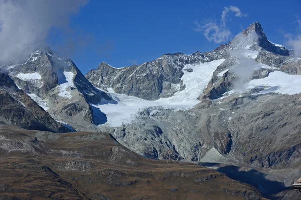 Untergabelhorn Zinalrothorn Południowych Alpach Szwajcarskich Powyżej Zermatt Pobrane Jesienią — Zdjęcie stockowe