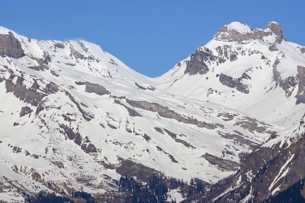 萨涅奇山口 阿尔卑斯山的高山口之一 位于瓦莱州锡安上空的南瑞士阿尔卑斯山脉 在冬天拍的 — 图库照片
