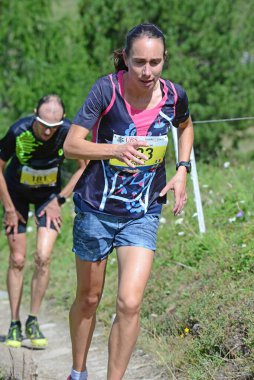 Zinal, SWitzERLAND - 7 Ağustos 2021 'de İsviçre' nin Zinal kentinde düzenlenen Sierre-Zinal Dünya Şampiyonası 'nda Elit koşucu Alice Gaggi (ITA)