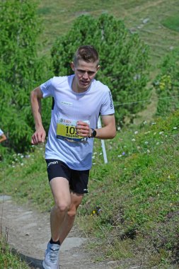 Zinal, SWitzERLAND - 7 Ağustos 2021 'de İsviçre' nin Zinal kentinde düzenlenen Sierre-Zinal Dünya Şampiyonası 'nda seçkin koşucu Davide Magnini (ITA)