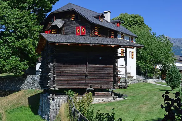 Traditional Swiss Alpine House Part Wood Part Masonry Village Vercorin — Stock Photo, Image