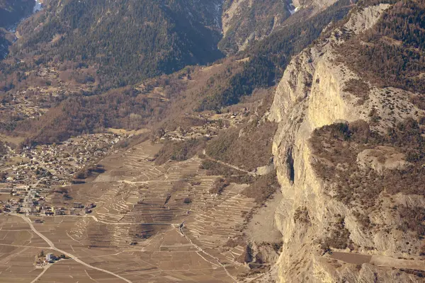 Village Chamoson Amidst Its Vineyards Foot Swiss Alps Rhone Valley — Stock Photo, Image