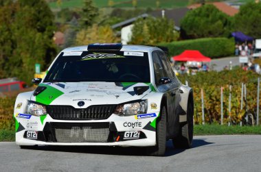 CHALAIS, SWitzERLAND - 15 Ekim: Erard ve Marchand Skoda Fabia ile Uluslararası Ralli du Valais: 15 Ekim 2022, Chalais, İsviçre