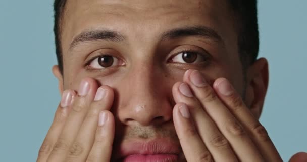 Skin Care Man Applying Cream Face Closeup Beautiful Guy Putting — Stock Video