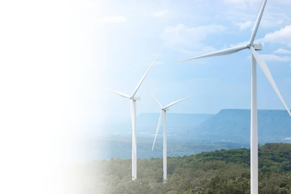Rüzgar enerjisi temiz enerjidir ve çevre üzerinde düşük bir etkiye sahiptir, dağlarda elektrik üretmek için rüzgar türbinleri kullanılır.