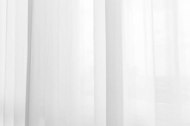 Beyaz perde desenli arka plan penceresi