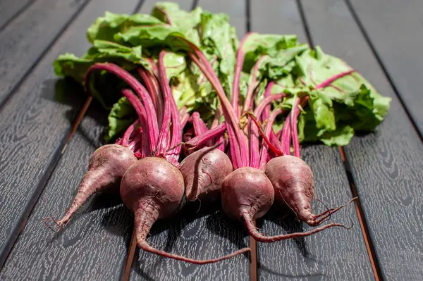 Masada gösterilen ev yapımı pancar kökü