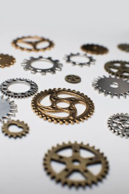 Çarklı saat parçaları