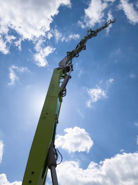 Uzun hidrolik hortum kaldırma kolu