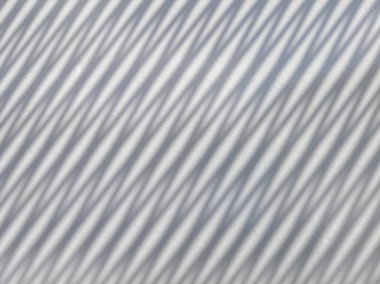 Beyaz arkaplanda tel örgü deseni