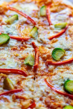 Düz ekmekli pizzaya yakın çekim