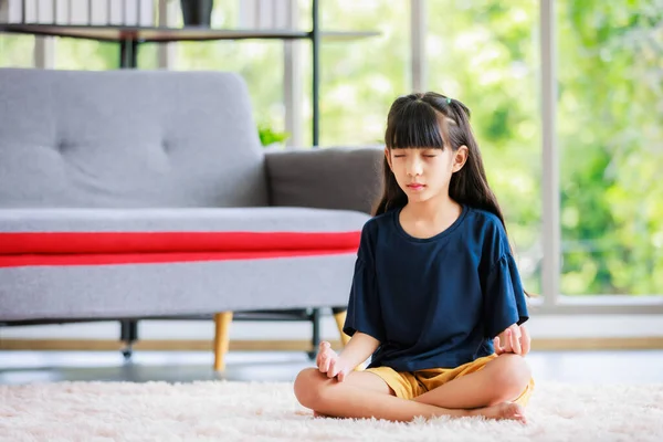 Asian Young Pretty Cute Female Child Girl Casual Outfit Sitting — Stock Photo, Image
