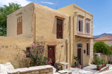 Yunanistan, Girit 'in Rethymno kentindeki Chimaras Caddesi' ndeki Antik Yunan Kulübesi