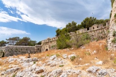 Yunanistan 'ın Girit kentindeki antik Venedik Fortezza Kalesi' nin dış duvarı