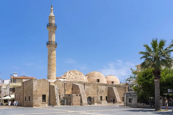 Yunanistan 'ın Girit kentindeki Eski Rethymno kasabasındaki Neratze Camii' nin Fotoğrafı