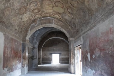 Pompeii, İtalya 'da küllerin altında kalmayan birkaç binadan biri.