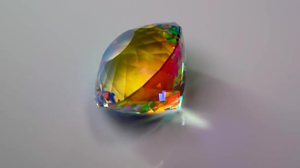 一个360度的完整视频 用清晰的K9光学玻璃和圆润的葡萄牙切割制成的宝石 — 图库视频影像